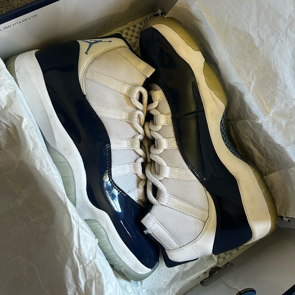 Men’s Shoes - Picture 3 of 5